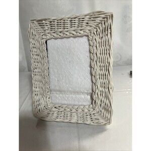 (130) Vintage Romantic Traditions 5 X 7 White Wicker Photo Picture Frame